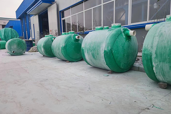 清理玻璃鋼化糞池的時(shí)候?yàn)槭裁匆⒁馔L(fēng) 清理玻璃鋼化糞池的時(shí)候?yàn)槭裁匆⒁馔L(fēng)